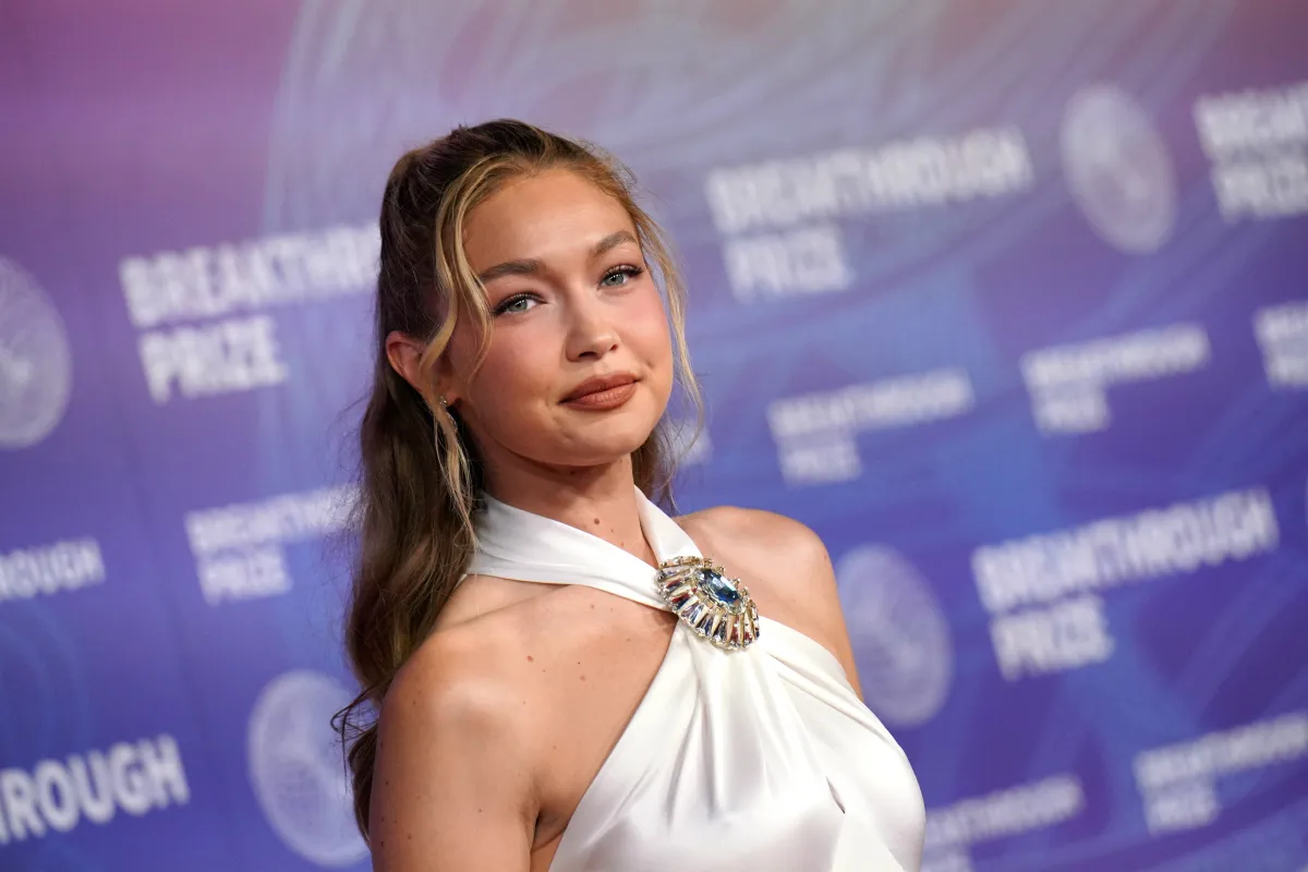 جيجي حديد في سانتا مونيكا، كاليفورنيا (Gigi Hadid in Santa Monica, California). مصدر الصورة: Emma McIntyre/Getty Images/AFP