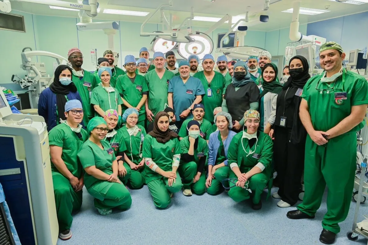  الفريق الطبي والجراحي التابع للبرنامج السعودي للتوائم الملتصقة - (الصورة من حساب مركز الملك سلمان للإغاثة على منصة إكس)