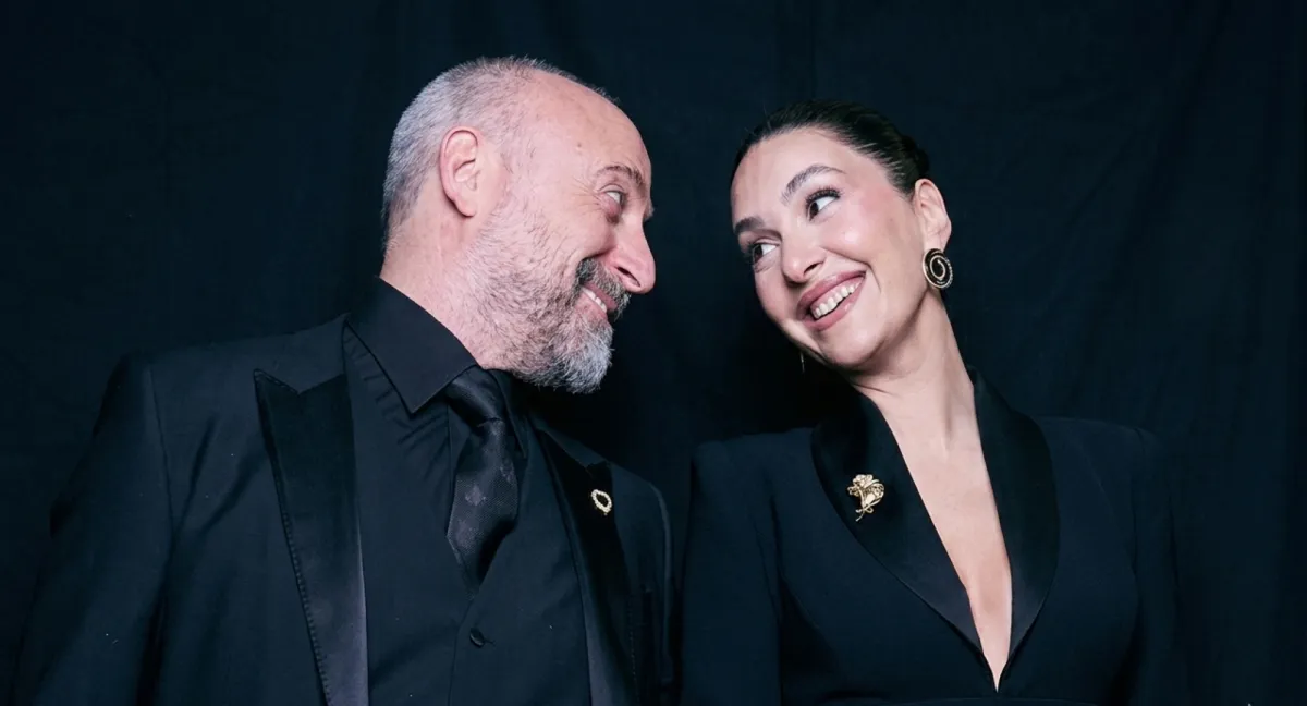 بيرجوزار كوريل Bergüzar Korel وزوجها خالد إرغينتش Halit Ergenç – الصورة من حسابها على انستغرام