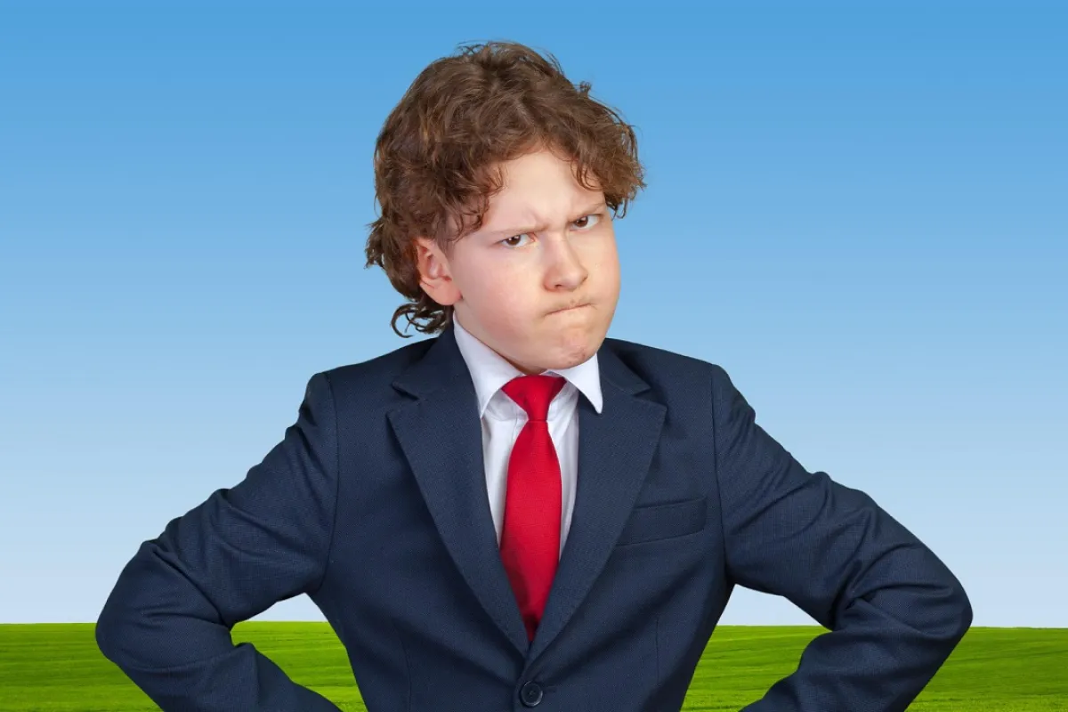 صورة لطفل أناني غاضب