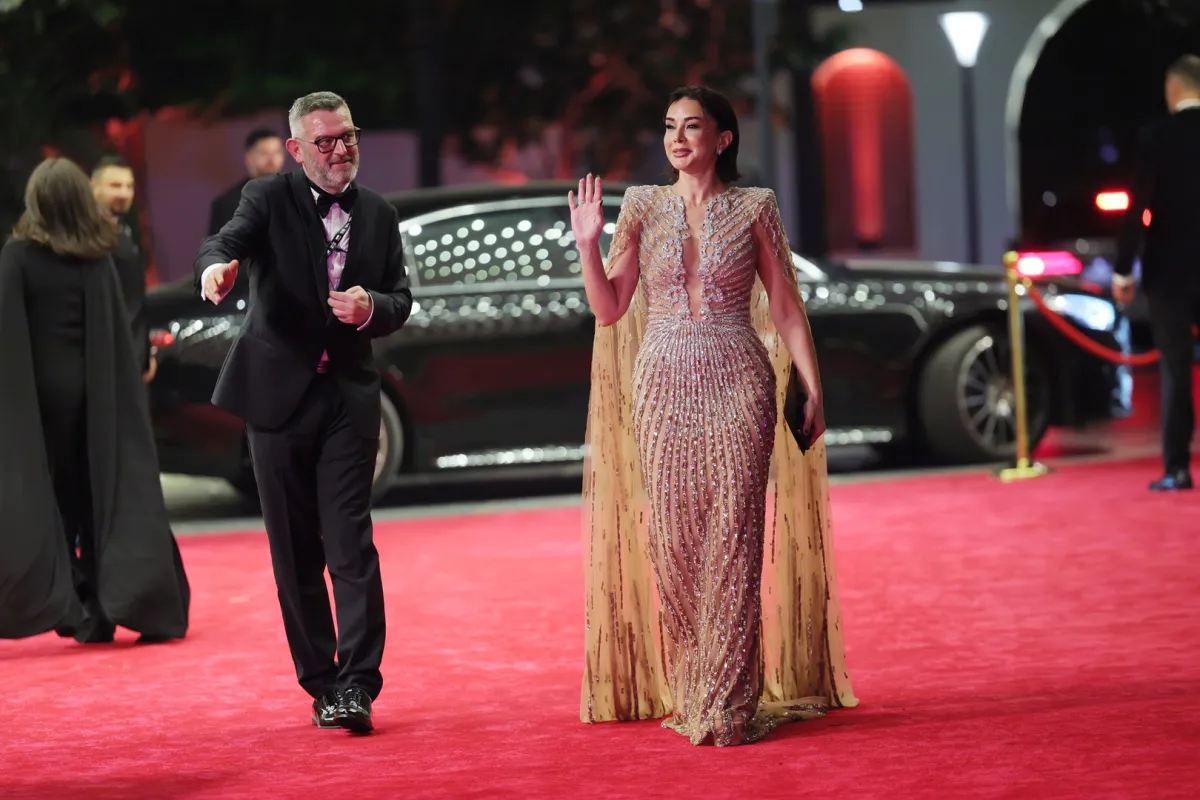 كاريس بشار في مهرجان البحر الأحمر السينمائي 2025- مصدر الصورة Vittorio Zunino Celotto/Getty Images for the Red Sea International Film Festival)