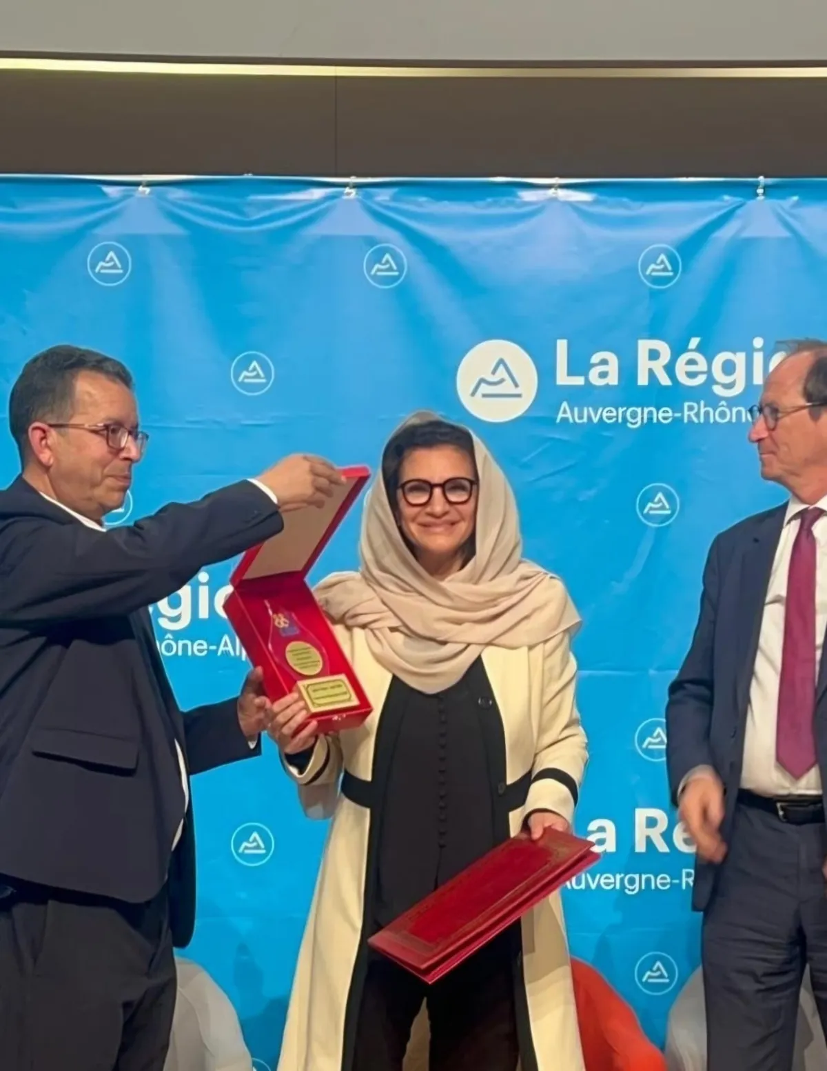 تخضع هذه الجائزة لمسار ترشيح وتقييم دقيق، حيث يتم فتح باب الترشيحات أمام الهيئات الأكاديمية والمؤسسات البحثية والخبراء الدوليين