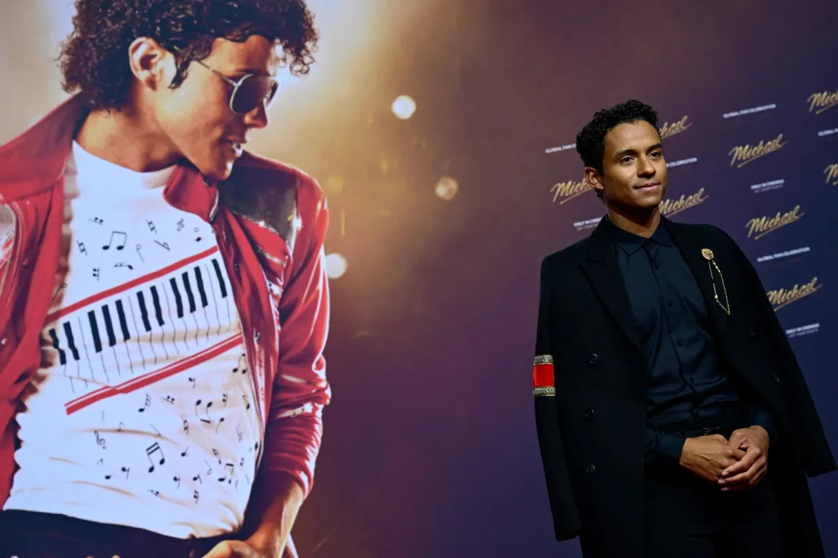 جعفر جاكسون Jaafar Jackson في العرض الافتتاحي لفيلم "Michael" في برلين 10 أبريل 2026 - مصدر الصورة: JOHN MACDOUGALL / AFP