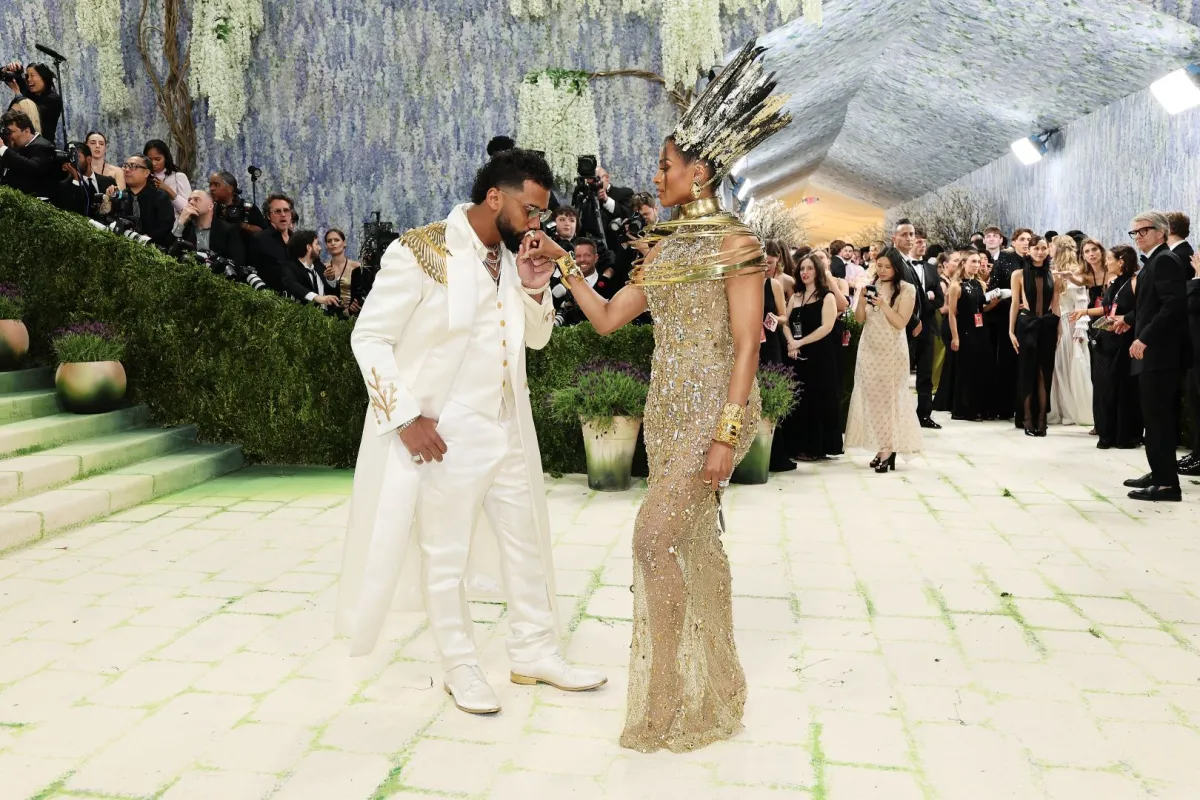 راسل ويلسون Russell Wilson وسيارا Ciara في حفل ميت غالا 2026. مصدر الصورة: Mike Coppola/Getty Images/AFP