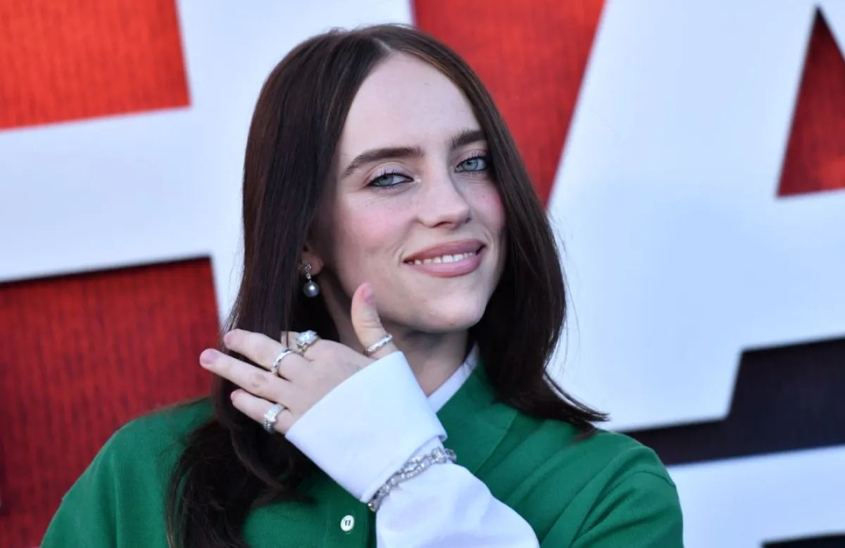 بيلي إيليش Billie Eilish (Photo by Chris DELMAS / AFP)