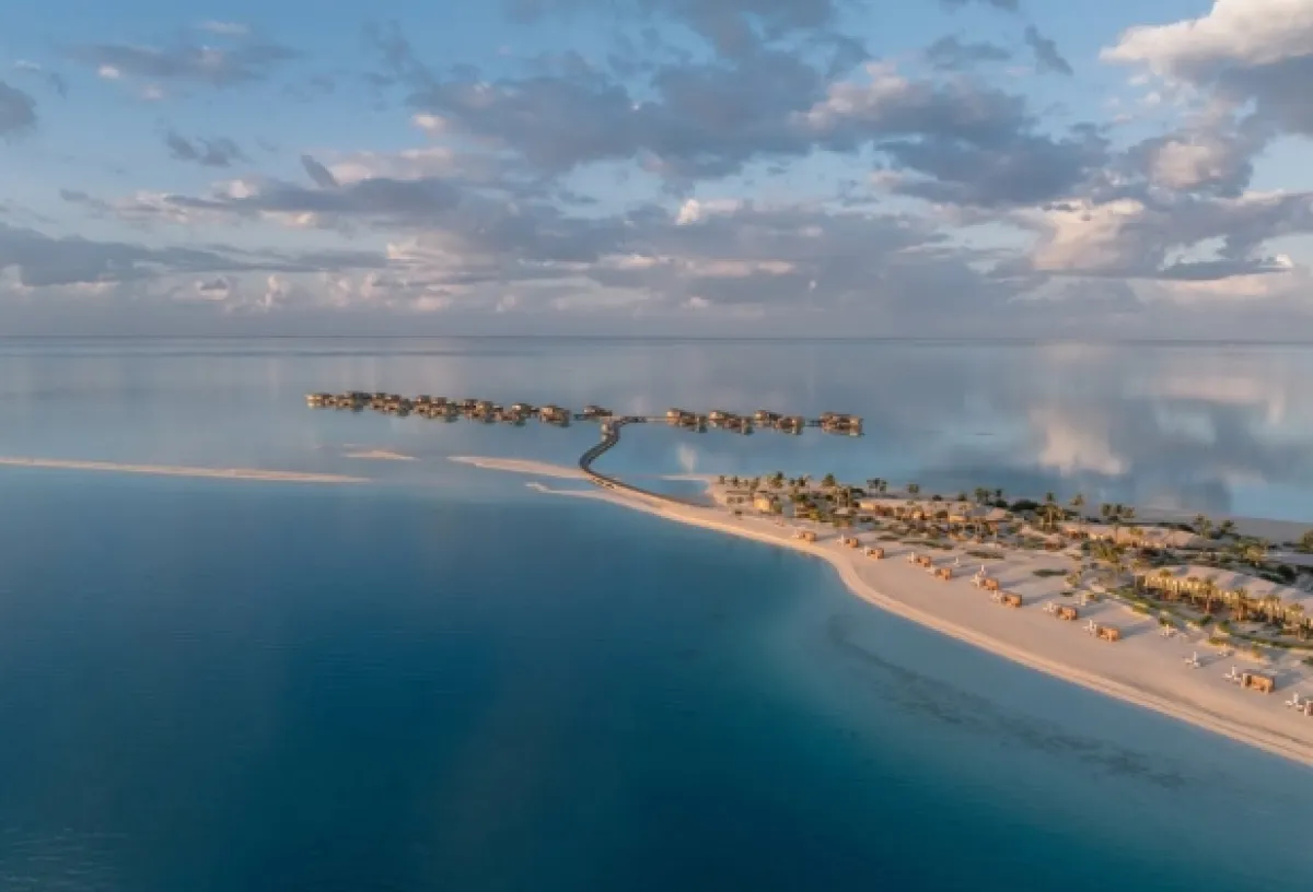 إطلالة على منتجع سانت ريجيس البحر الأحمر/ الصورة صفحة thestregisredsea  الرسمية على انستغرام
