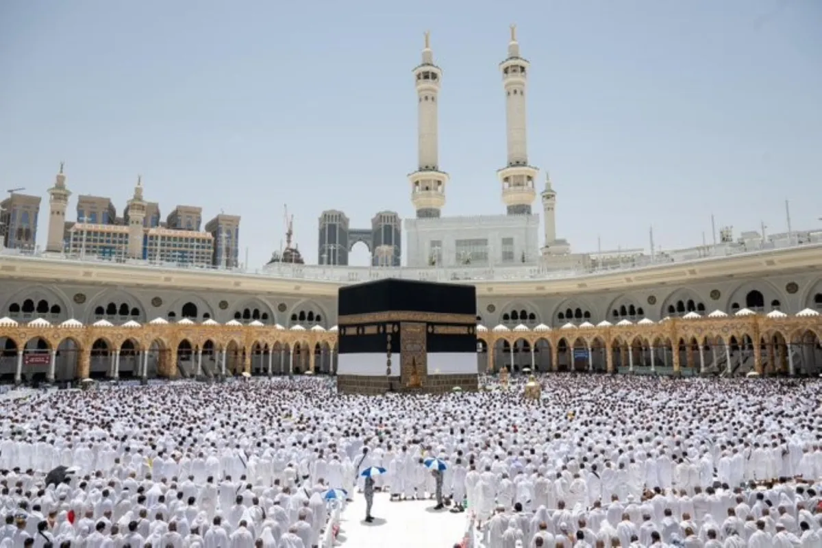 توافق فلكي استثنائي يزين سماء مكة في يوم عرفة