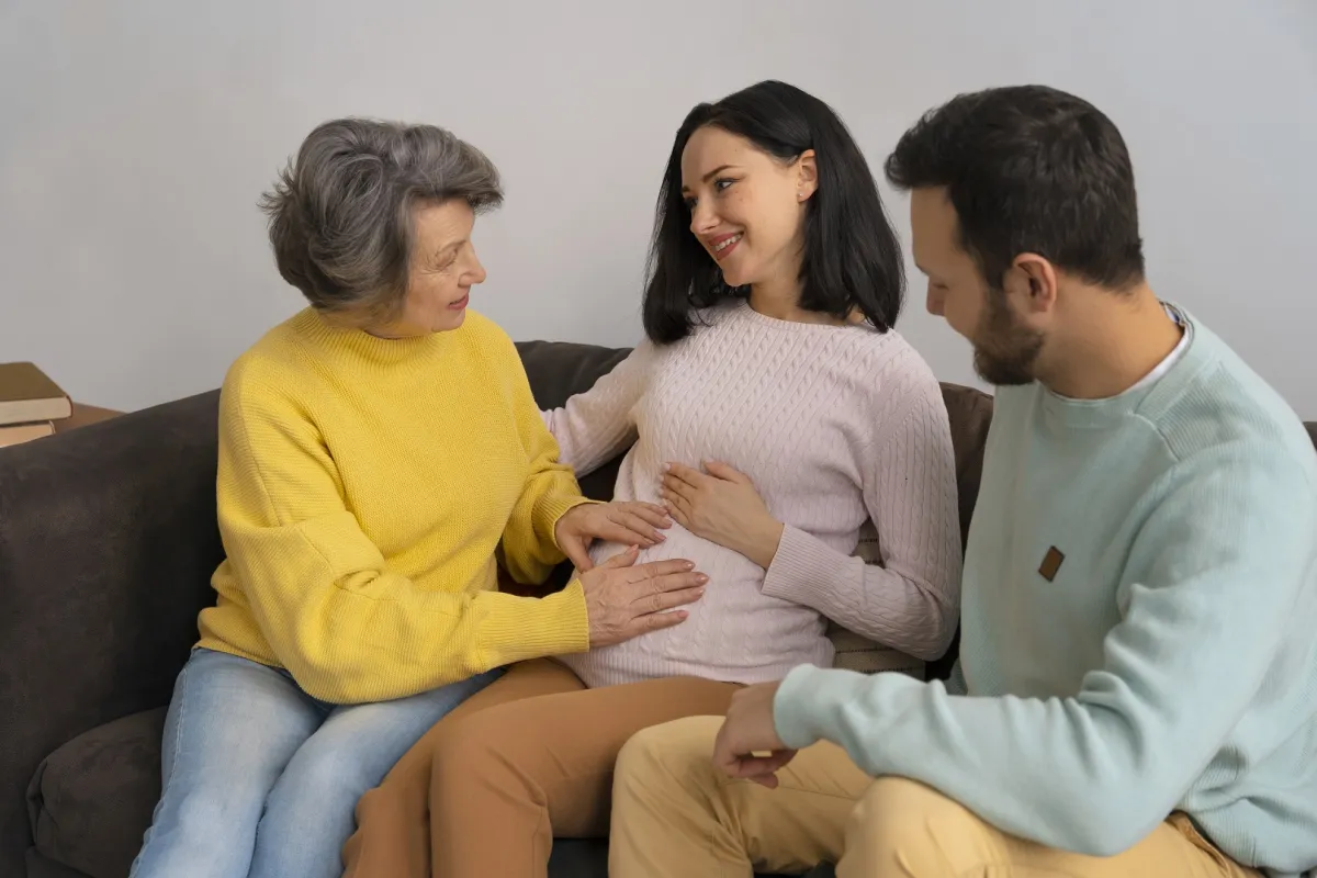 صورة لحامل بصحبة عائلتها