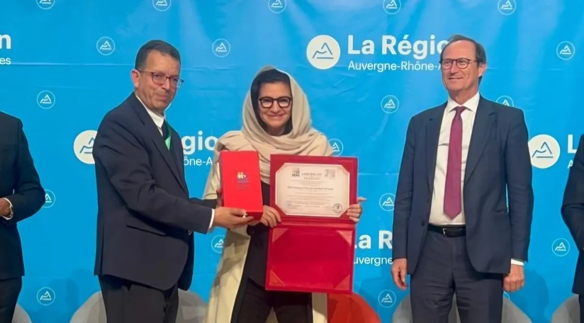 في تظاهرة علمية تاريخية في فرنسا تتويج الأميرة مشاعل بنت محمد آل سعود بجائزة "التميز الإبداعي في البحث العلمي"