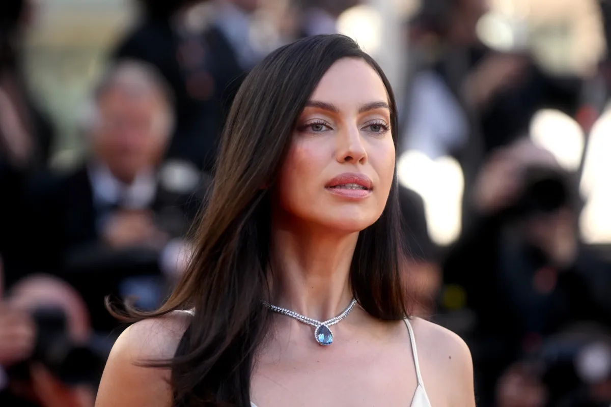 ايرينا شايك  Irina Shayk في مهرجان كان السينمائي 2026 ( مصدر الصورة: Kristy Sparow/Getty Images)