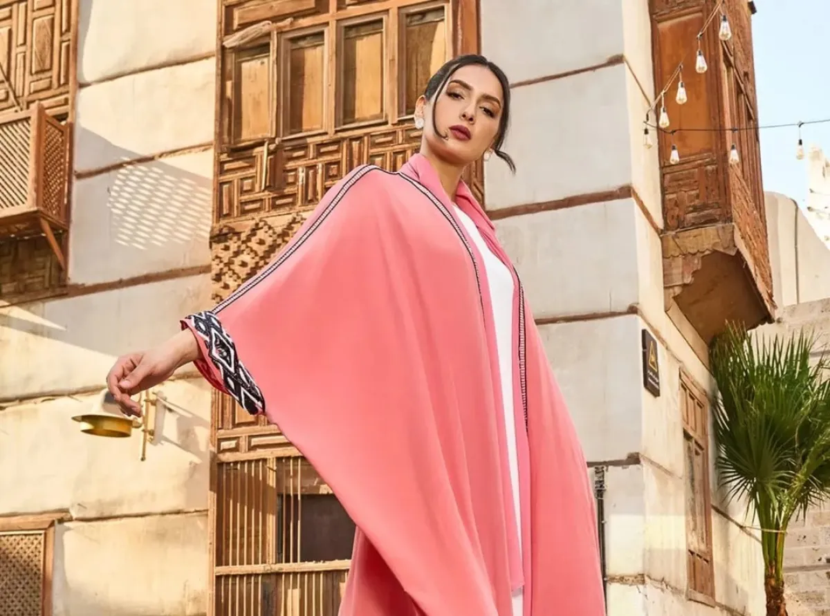 عباية من المصممة سماح خاشقجي- الصورة من حسابها على انستغرام