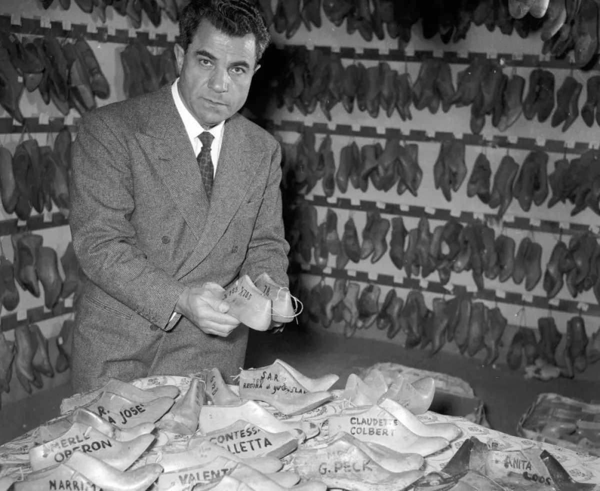 المصمم سالفاتور فيراغامو Salvatore Ferragamo- (مصدر الصورة  Enzo Graffeo/BIPs/Getty Images)