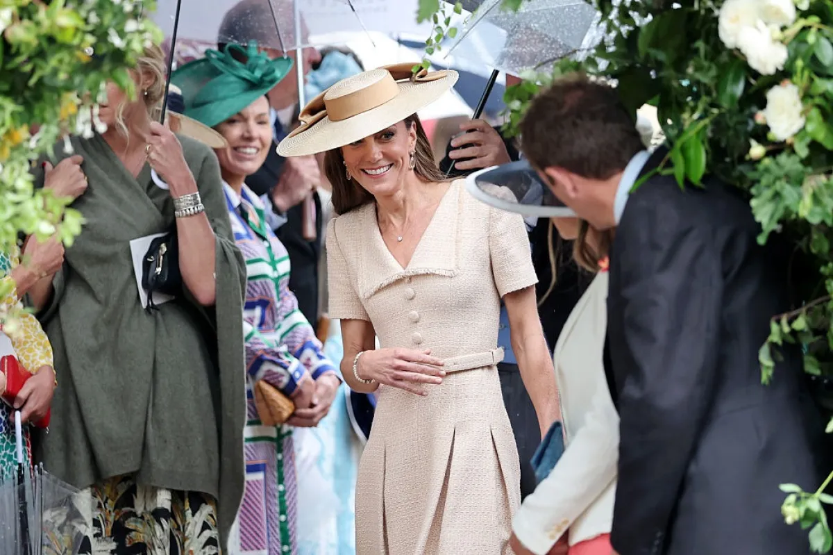 أميرة ويلز كيت ميدلتون Kate Middleton في زفاف ابن الأميرة آن (Photo by Chris Jackson/Getty Images)