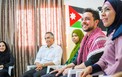 أثناء زيارة الأمير الحسين لمركز شابات دير علا في محافظة البلقاء.jpg