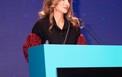 الملكة رانيا خلال كلمتها في المنتدى الفكري.jpg