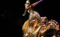 تصميم جون غاليانو John Galliano لديور ربيع 2004 Dior (مصدر الصورة: Jean-Pierre Muller / AFP).