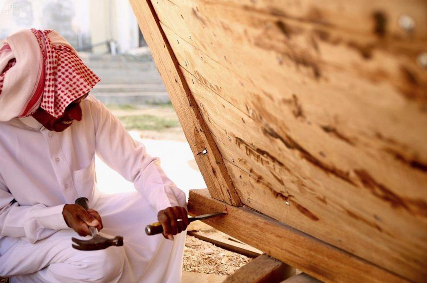 موسم الشرقية" يعيد حرفة صناعة السفن الخشبية | مجلة سيدتي