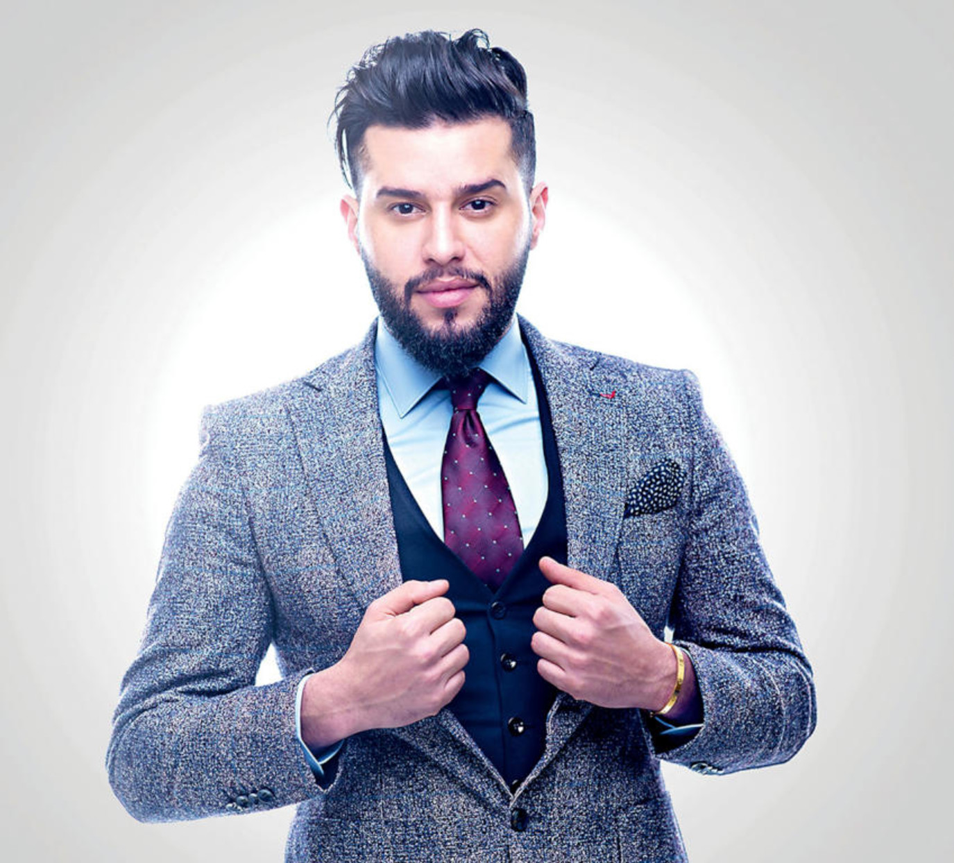 محمد السالم نجم مهرجان العيد الوطني في البحرين | مجلة سيدتي