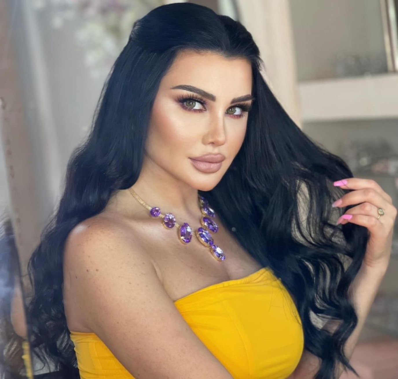 جيني اسبر عضو لجنة تحكيم ملكة جمال الكون Miss Universe | مجلة سيدتي