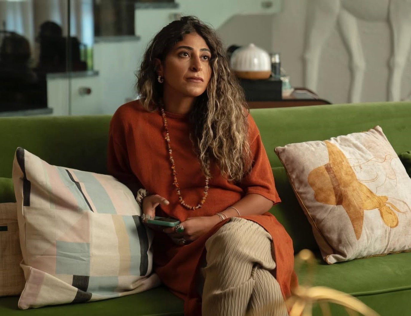 المشاهير يواسون شجون الهاجري في وفاة والدها