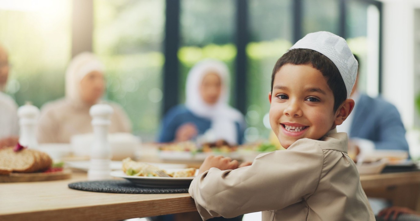 كتالوج صحي شامل عن طريقة صوم الطفل في رمضان..وأسئلة تحير كل الأمهات