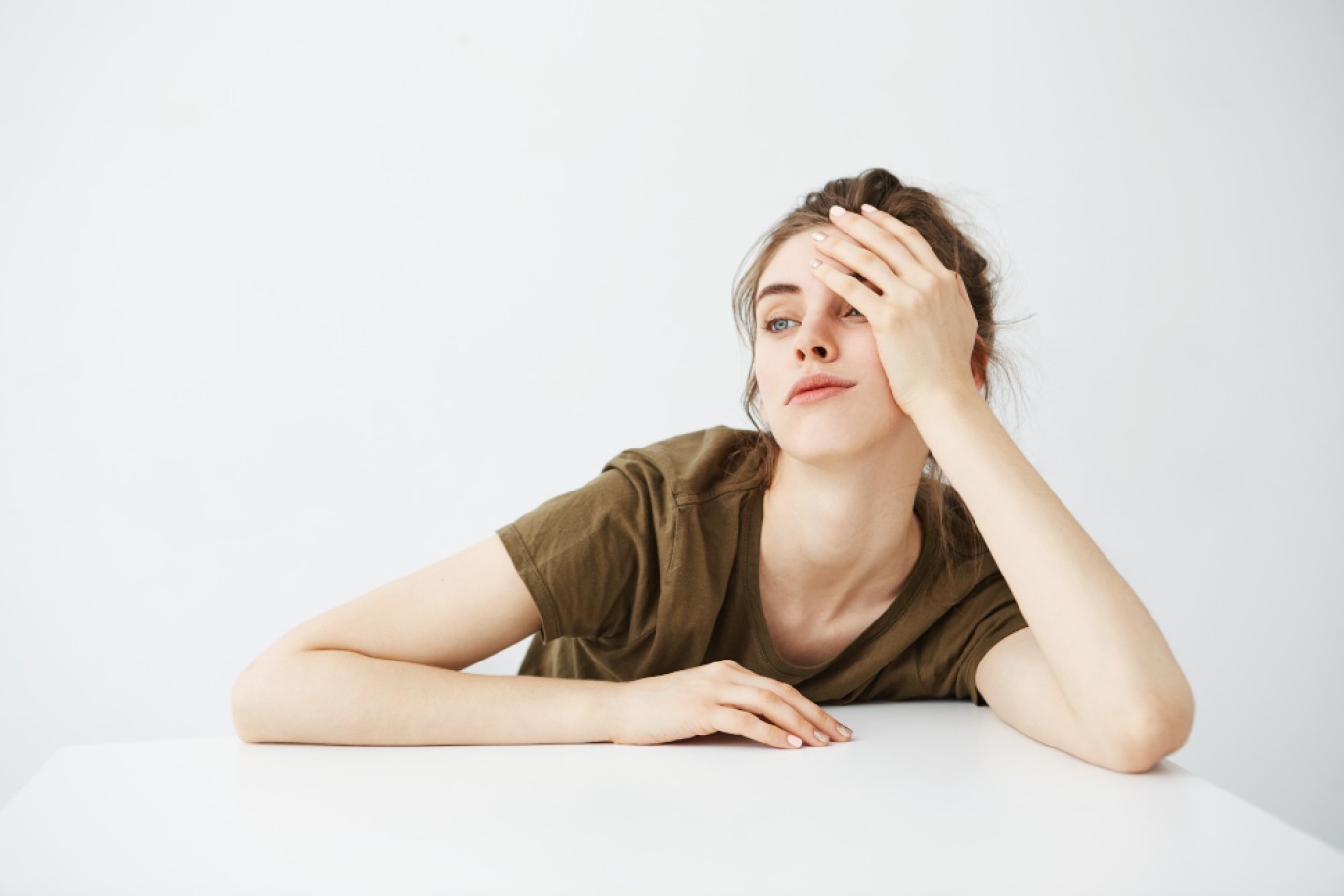 إرهاق جيل زد: ما هو السبب وراء هذا الشعور الدائم؟