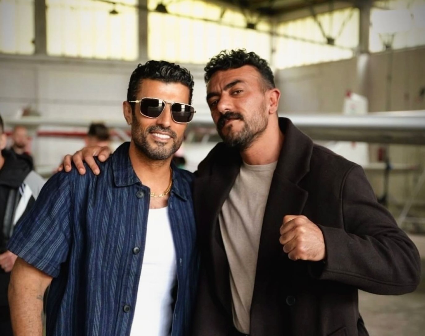 أحمد العوضي مع محمد سامي في صورة.. هل يجمعهما عمل فني؟