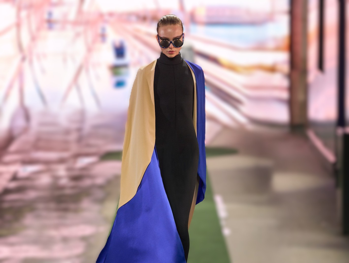 استوحي موديلات عبايات شبابية خفيفة مقاومة للحرارة من منصات العروض