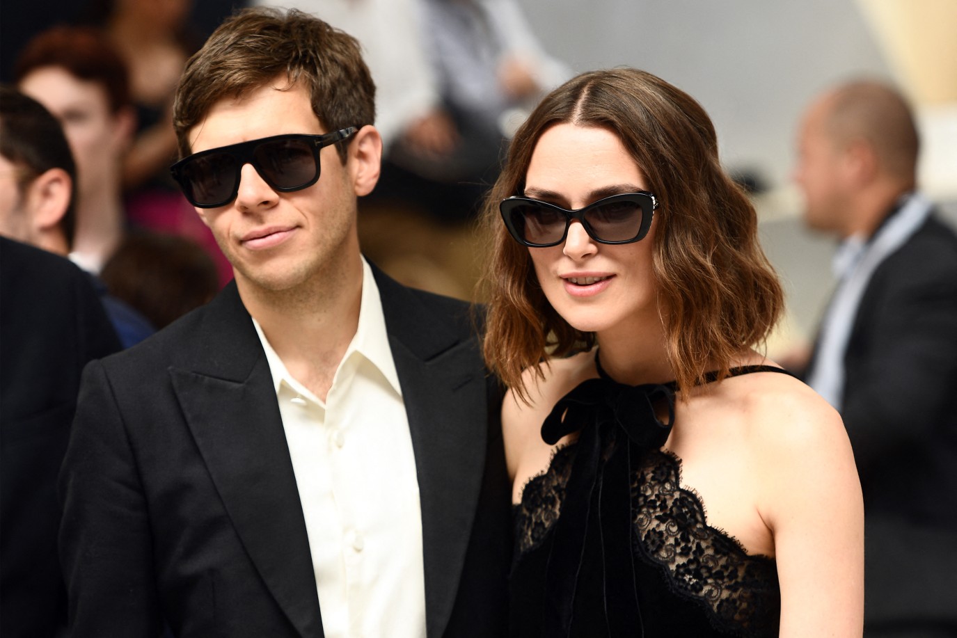 شائعات الطلاق تلاحق كيرا نايتلي.. وزوجها يظهر دون خاتم الزواج لأول مرة