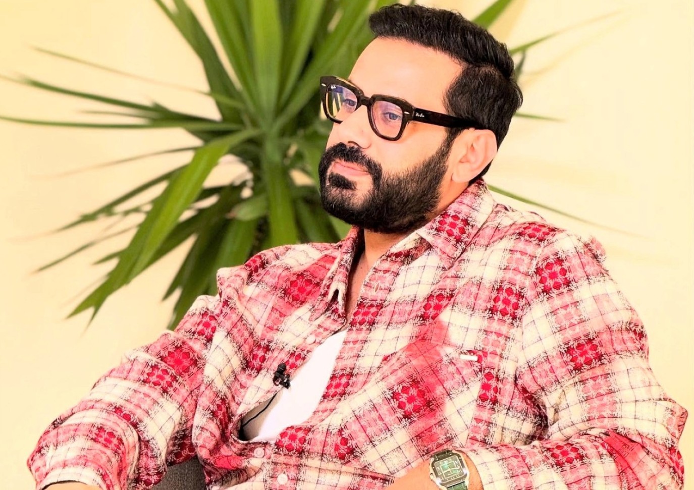 عبدالله بو شهري يخوض تجربته الإخراجية الثانية من خلال مسلسل "مجنون ليلى"