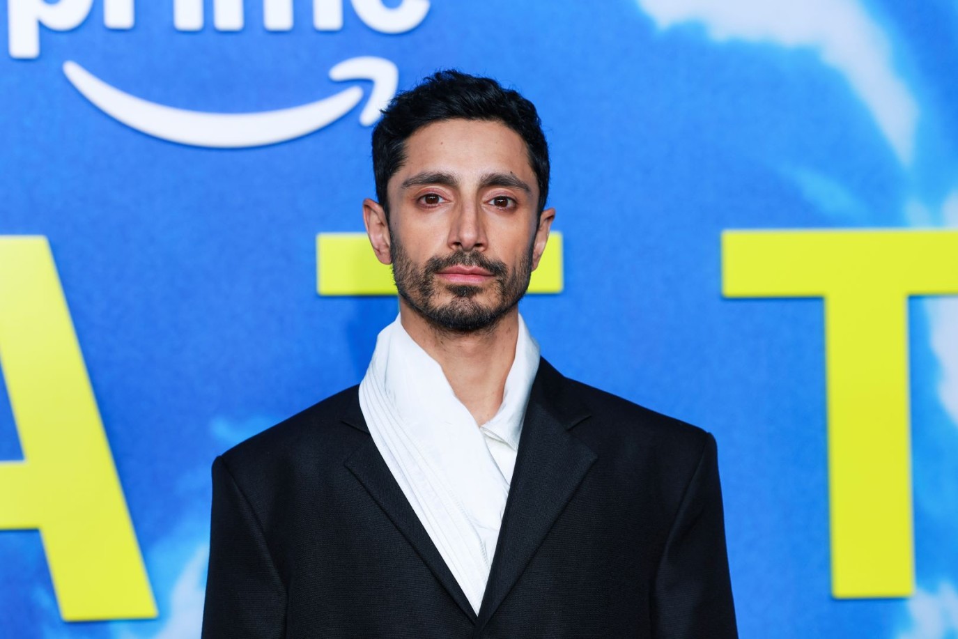 ريز أحمد لـ "سيدتي": جيمس بوند مفاجأة مسلسل BAIT.. وهذا سر ارتباطه باللغة العربية