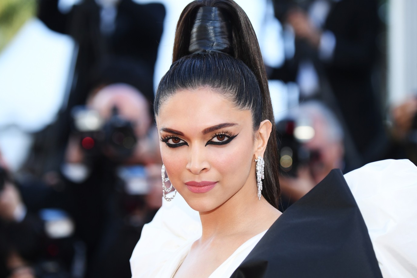 أكثر إطلالات الجمال جرأة في تاريخ مهرجان كان السينمائي