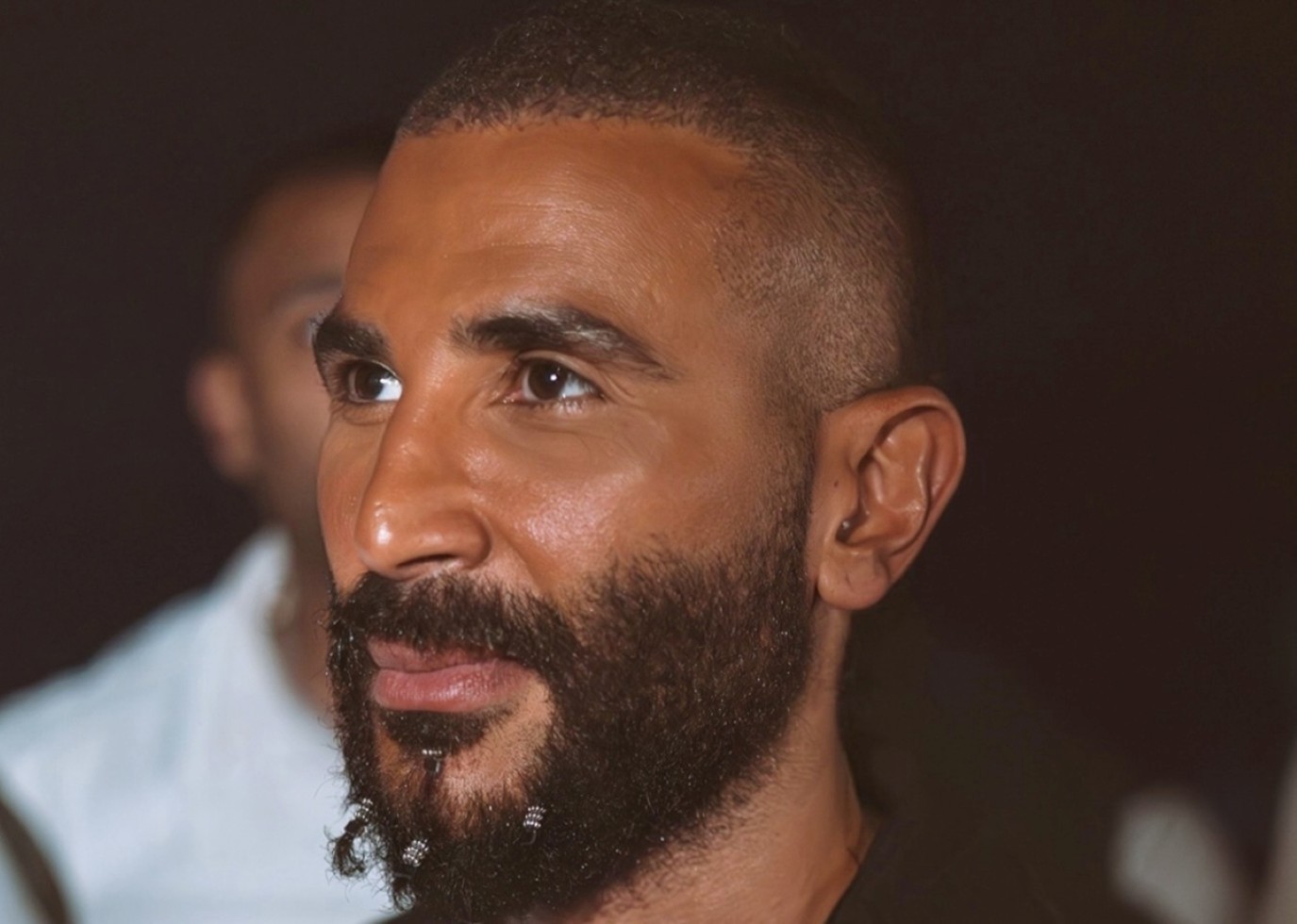 أحمد سعد يصل إلى أمريكا للاحتفال بالمنتخب المصري ... وهذا ما قاله