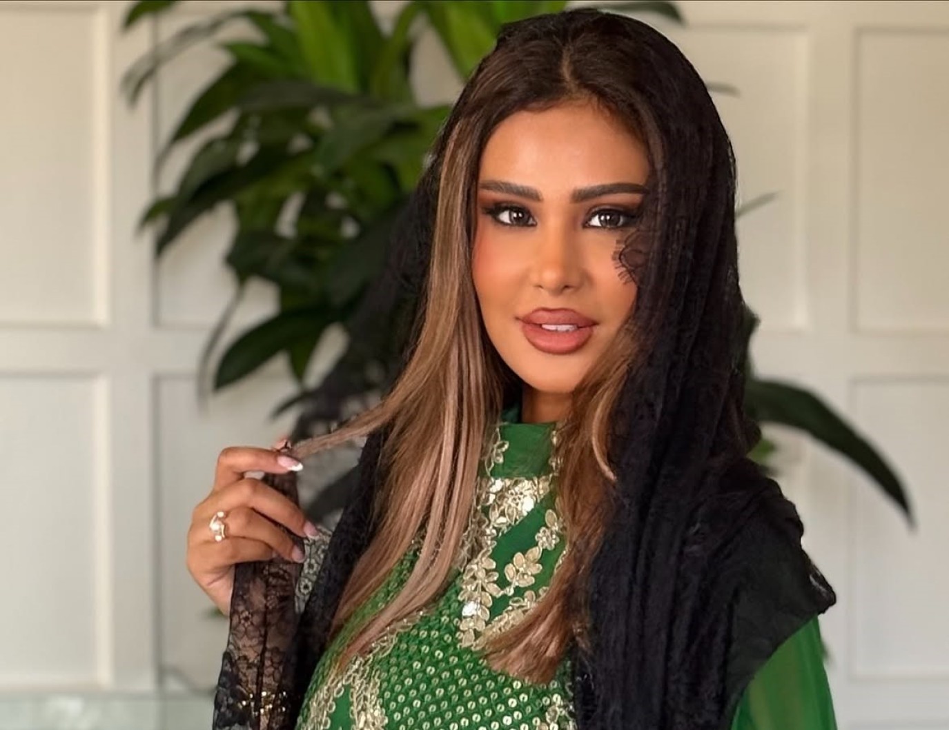 استوحي مكياجك لليوم الوطني من خبيرات التجميل السعوديات بهذه اللمسات الساحرة