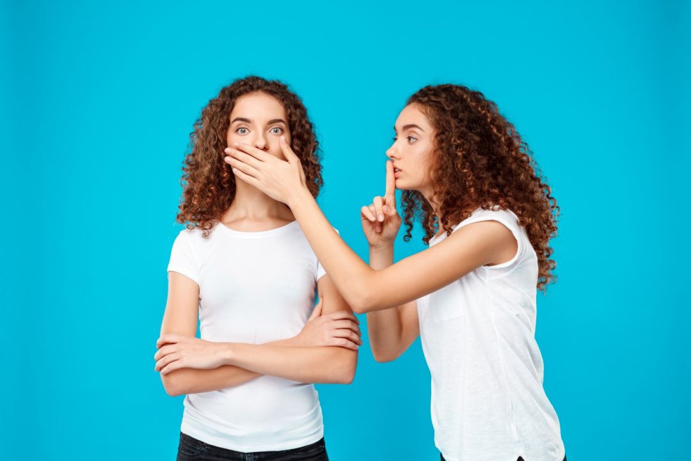 كيفية التعامل مع الصديق الذي يُفشي أسرارك