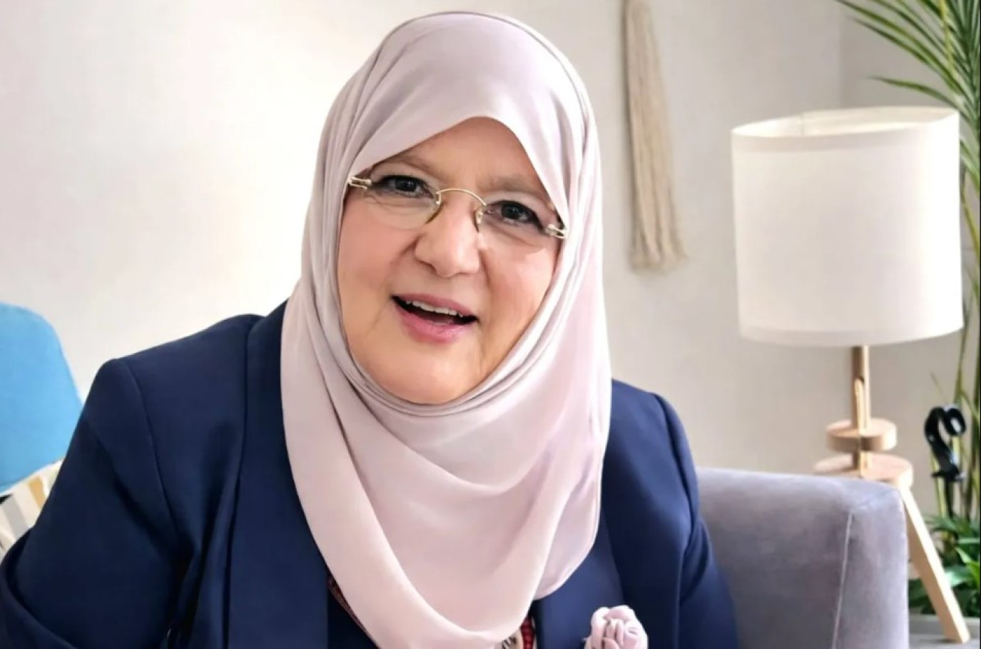 إصابة شمس البارودي وسط قلق أسرتها: ألتقي بكم على خير