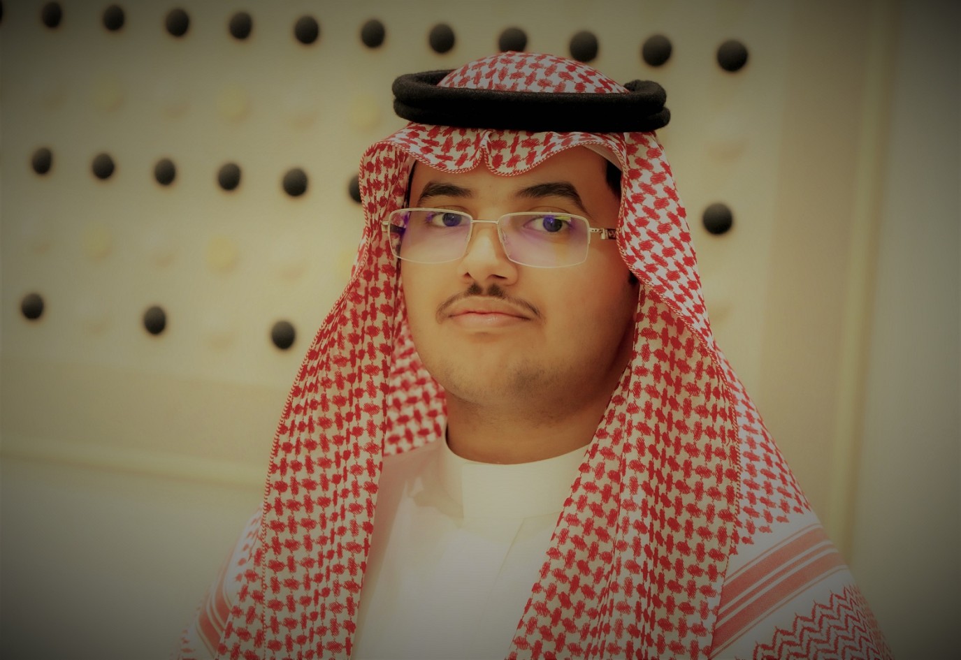 في اليوم الوطني.. مصمم المجوهرات السعودي سهم آل جميح: جيلنا يقدم إبداعاً محلياً بمستوى عالمي