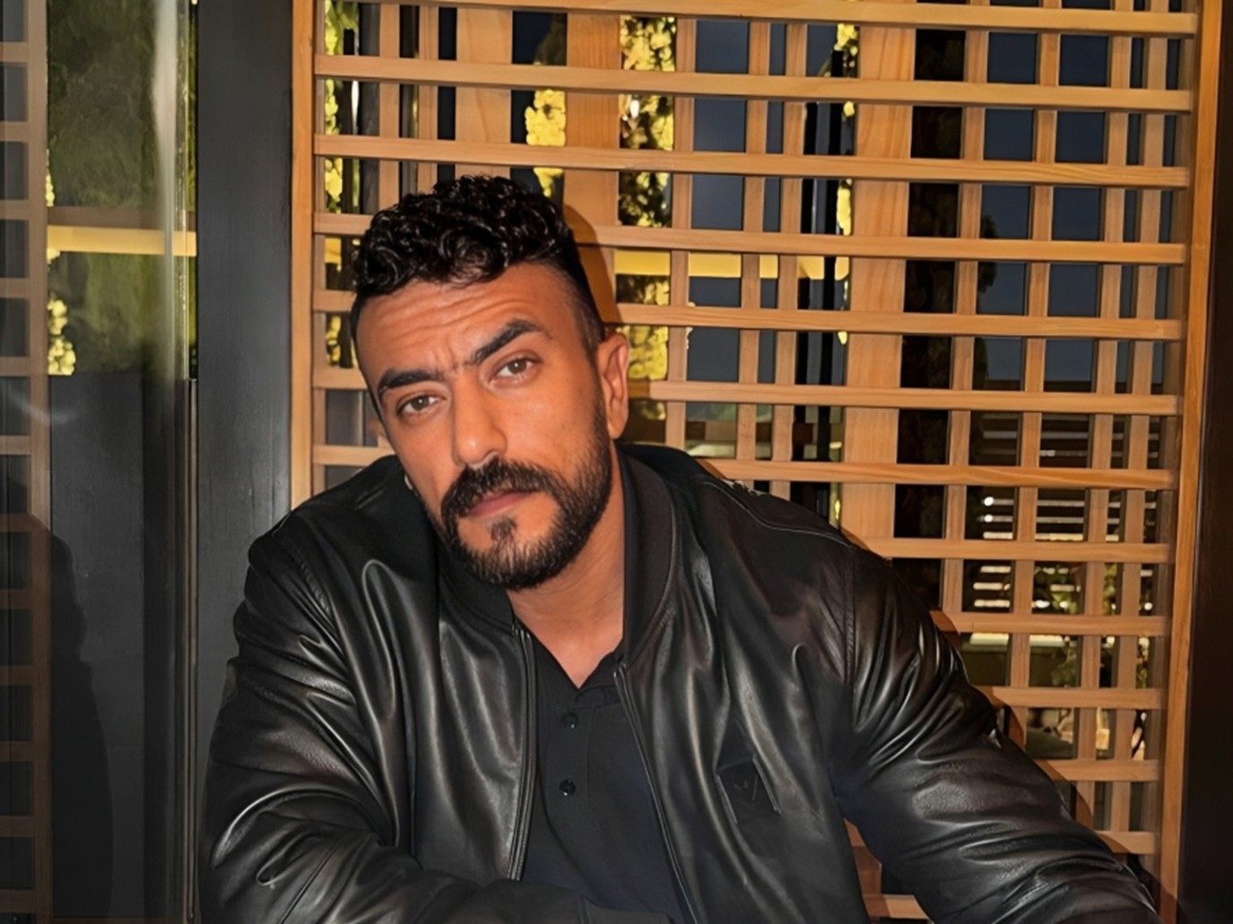أحمد العوضي يتذكر والدته ويعترف: الحب له مدة صلاحية والرجل القوي نسيانه صعب