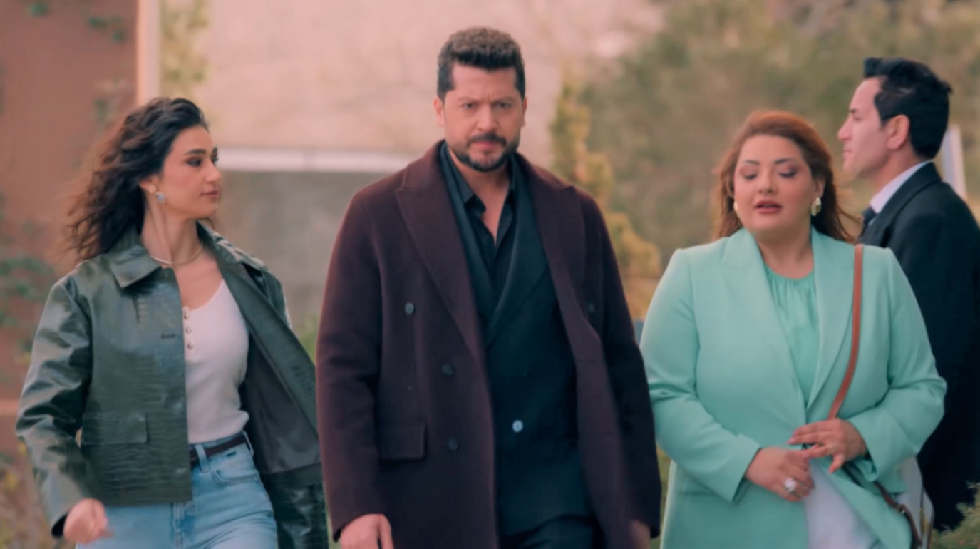 مسلسل "حب ع ورق" الحلقة 73: لين تُعلن ارتباطها رسمياً بأيهم وأوس ينفذ خطة دانا وزينة لإثارة غيرتها