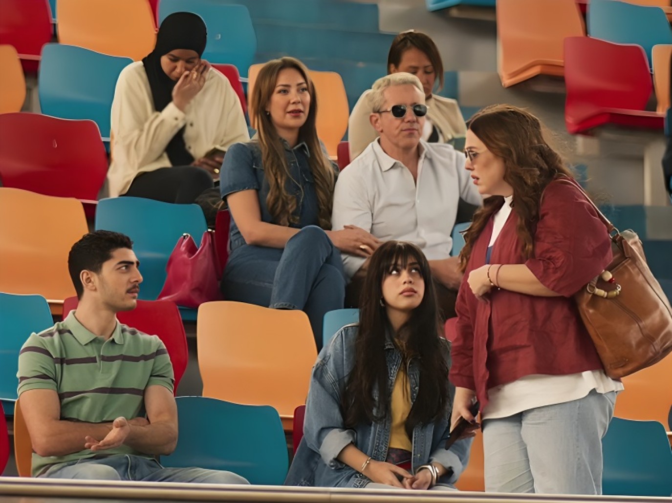 مسلسل خمسين خمسين الحلقة الـ5.. سقوط رامي فى سباق العجل بعد ضربة مدبرة