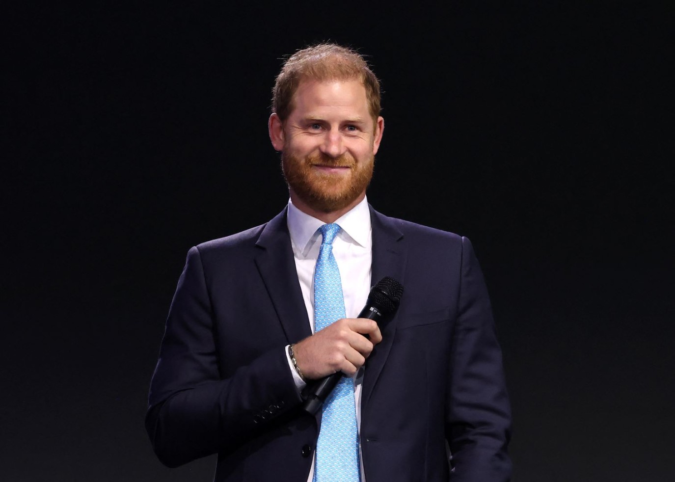 الأمير هاري يكشف معاناته من نوبات الهلع ويكشف عن إصابته بالاكتئاب بعد ابتعاده عن العائلة الملكية