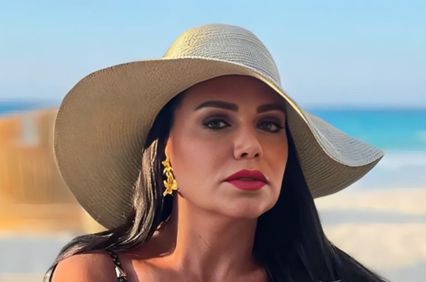 رانيا يوسف تكشف دعم عادل إمام لها في أزمة الفستان، وتتحدث عن قطيعة عائلتا لها