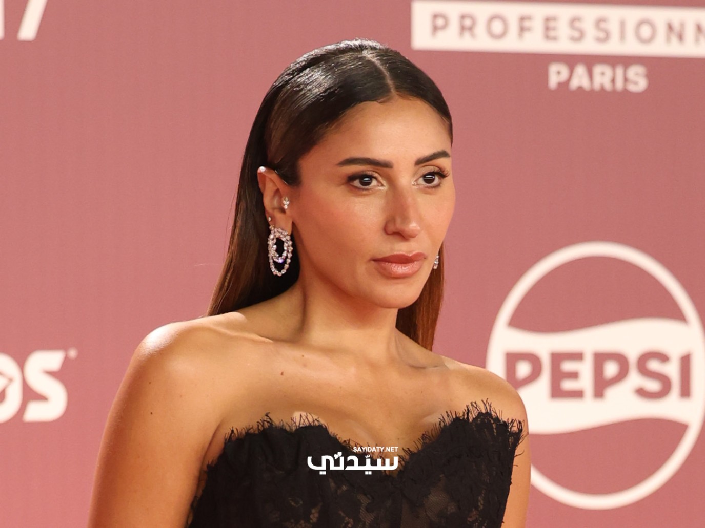 مكياج وتسريحات شعر النجمات في ختام مهرجان الجونة السينمائي 2026.. مكياج عيون القطة وتسريحات مبللة ناعمة