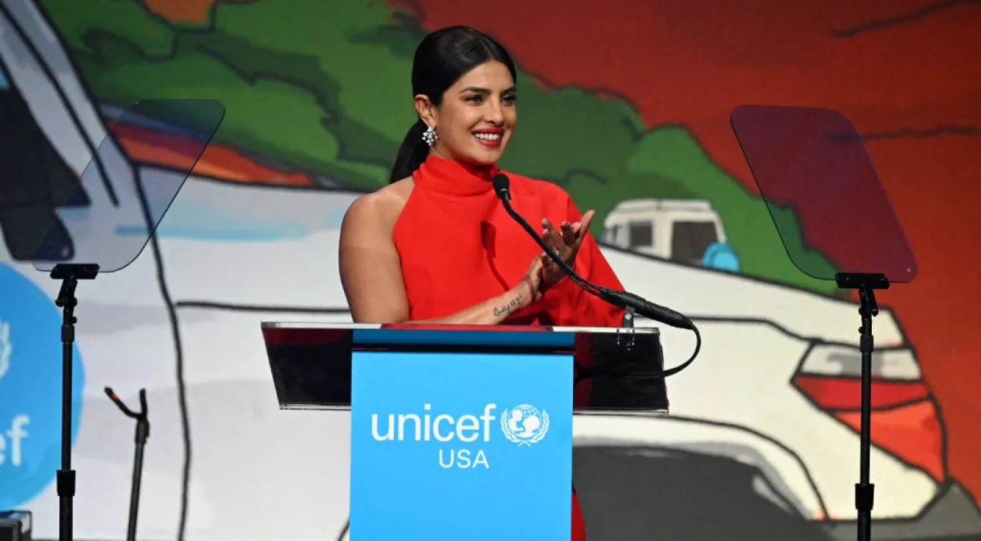بريانكا شوبرا في حفل منظمة اليونيسف في نيويورك عام 2019- Priyanka Chopra at 15th Annual UNICEF Snowflake Ball 2019 in New York City- مصدر الصورة Noam Galai / GETTY IMAGES NORTH AMERICA / Getty Images via AFP