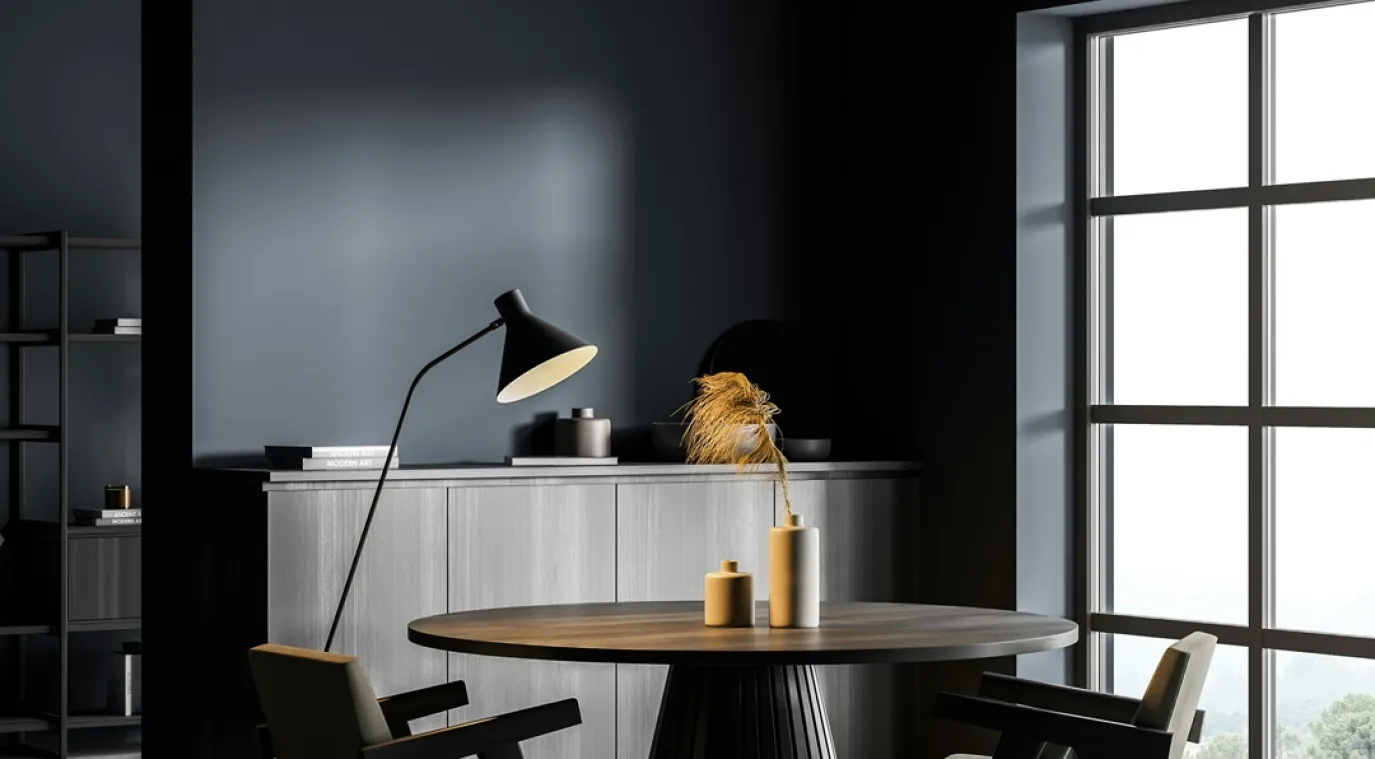 شقة ذات ألوان داكنة