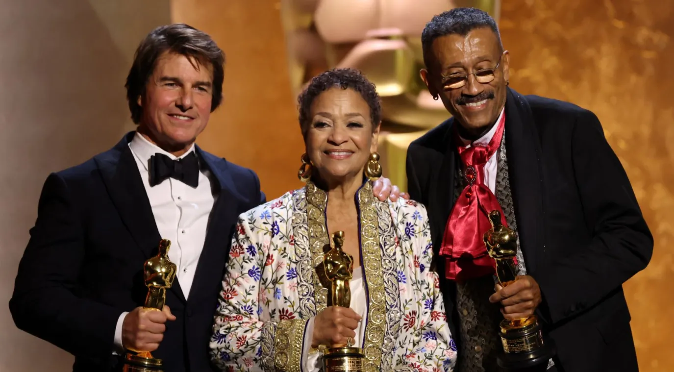 توم كروزTom Cruise، ديبي ألين Debbie Allen ووين توماس and Wynn Thomas. مصدر الصورة: Michael Tran / AFP