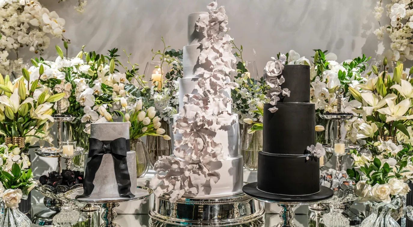 بوفيه العرس مميز بزهوره