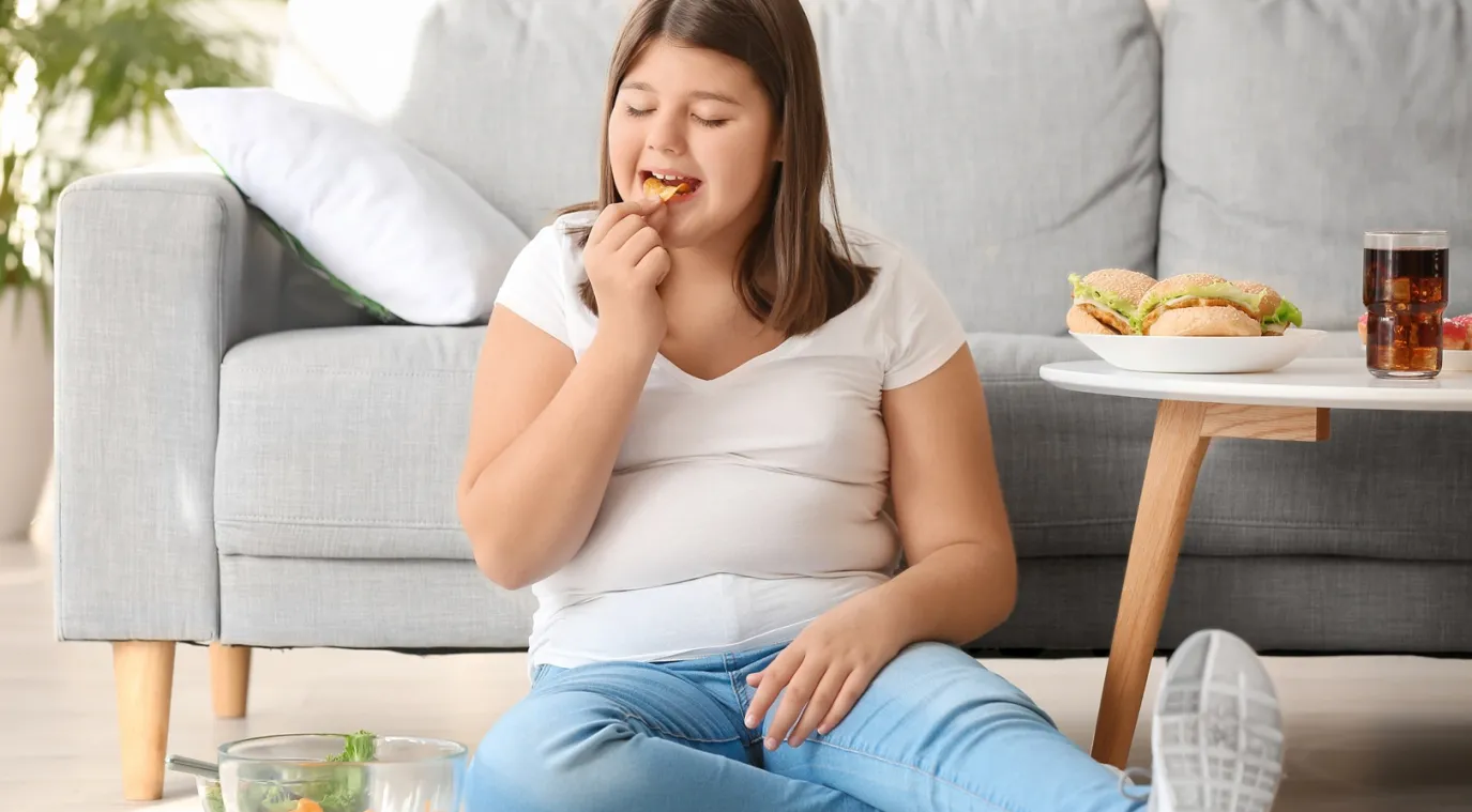 أسباب السمنة بين الأطفال والمراهقين- مصدر الصورة: Adobe Stock by Pixel-Shot