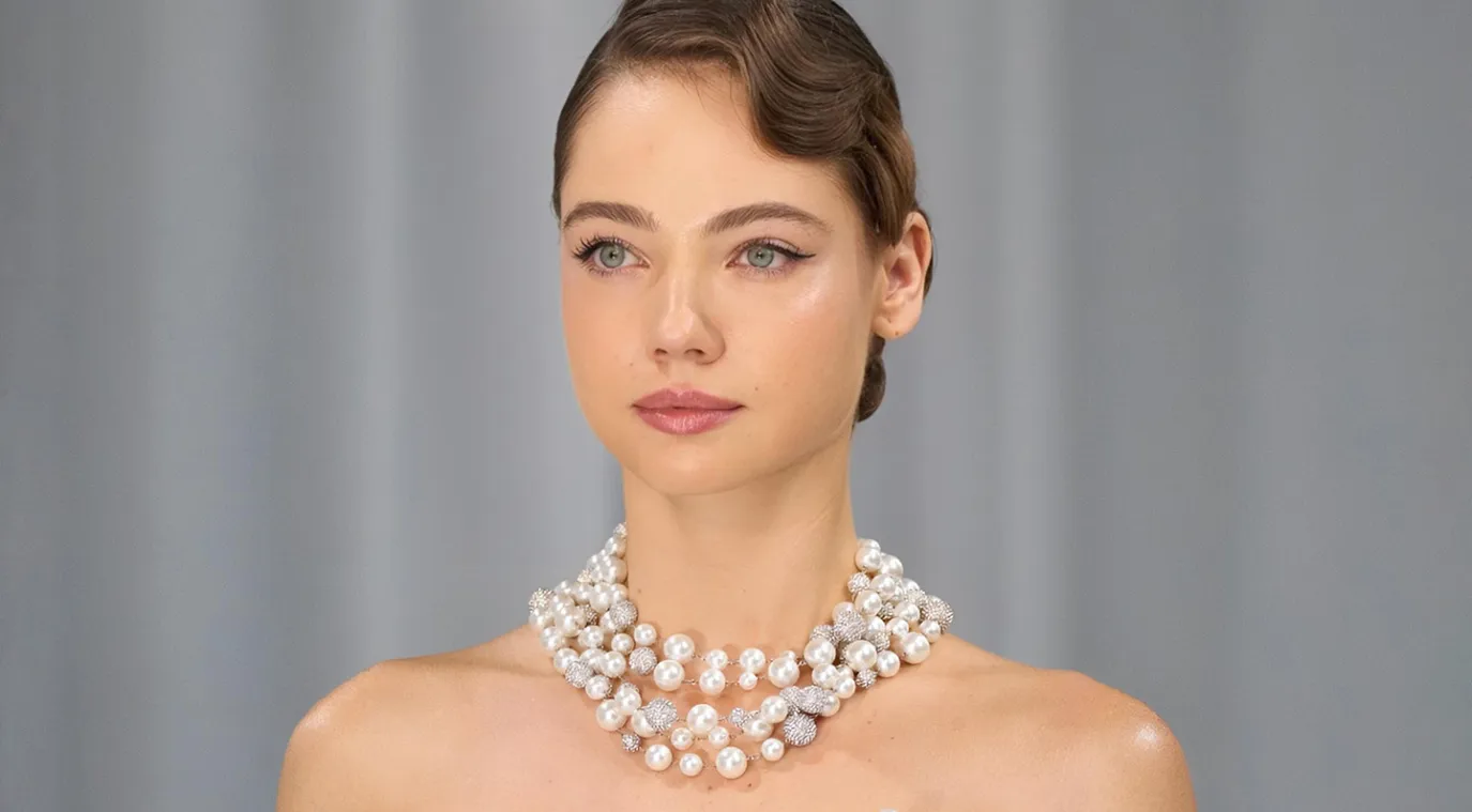 كيف تنسّقين أجدد صيحات المكياج مع ملابس شتاء 2026 