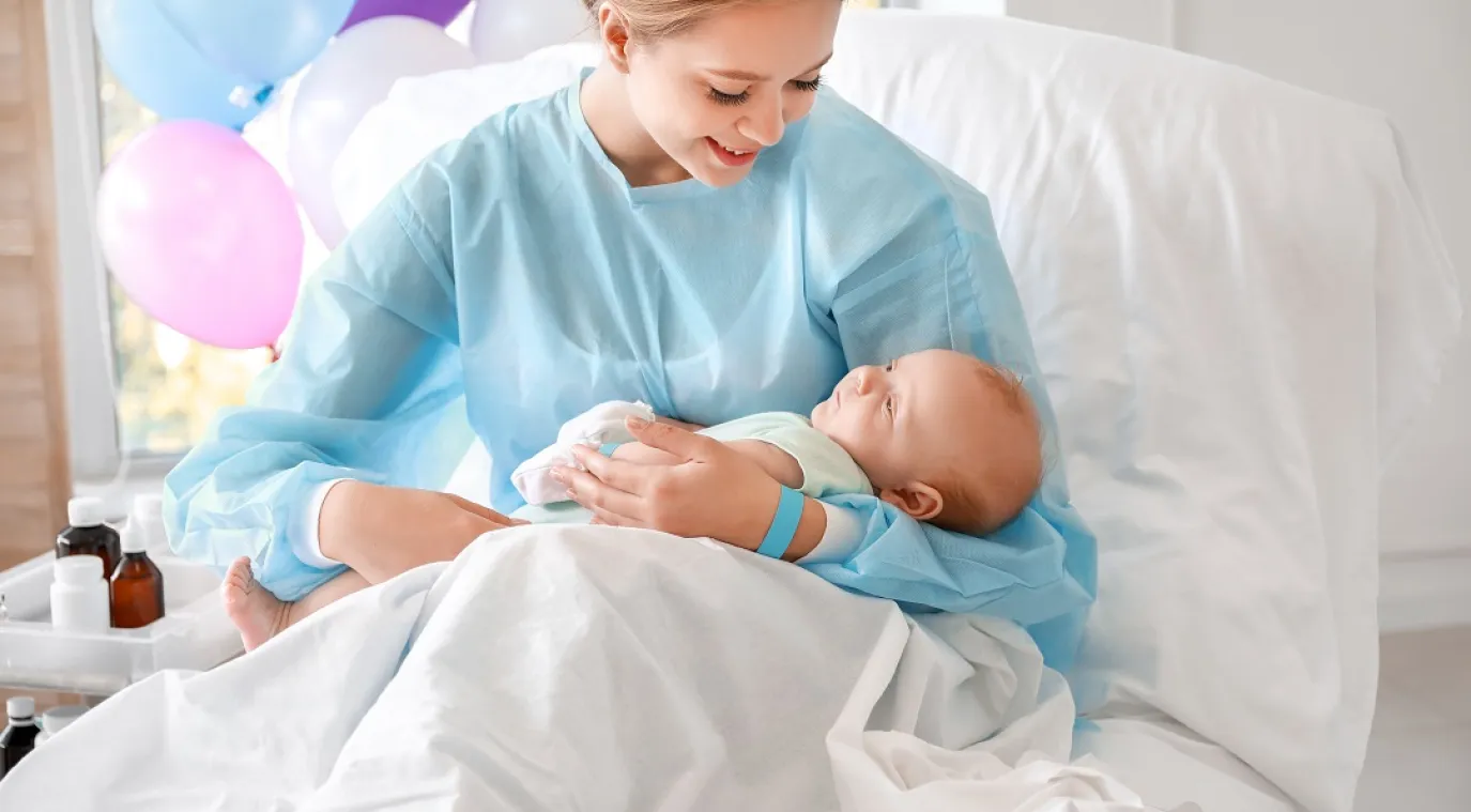 صورة لأم ورضيعها